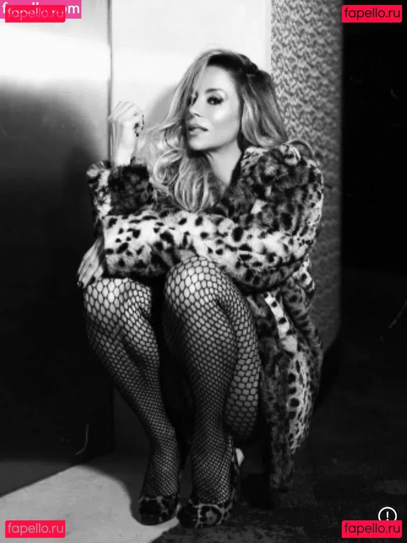 Danielle Winits Onlyfans Photo Gallery 