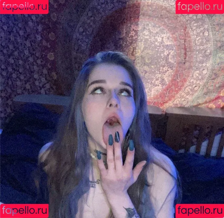 CosmicAlienLove Onlyfans Photo Gallery 