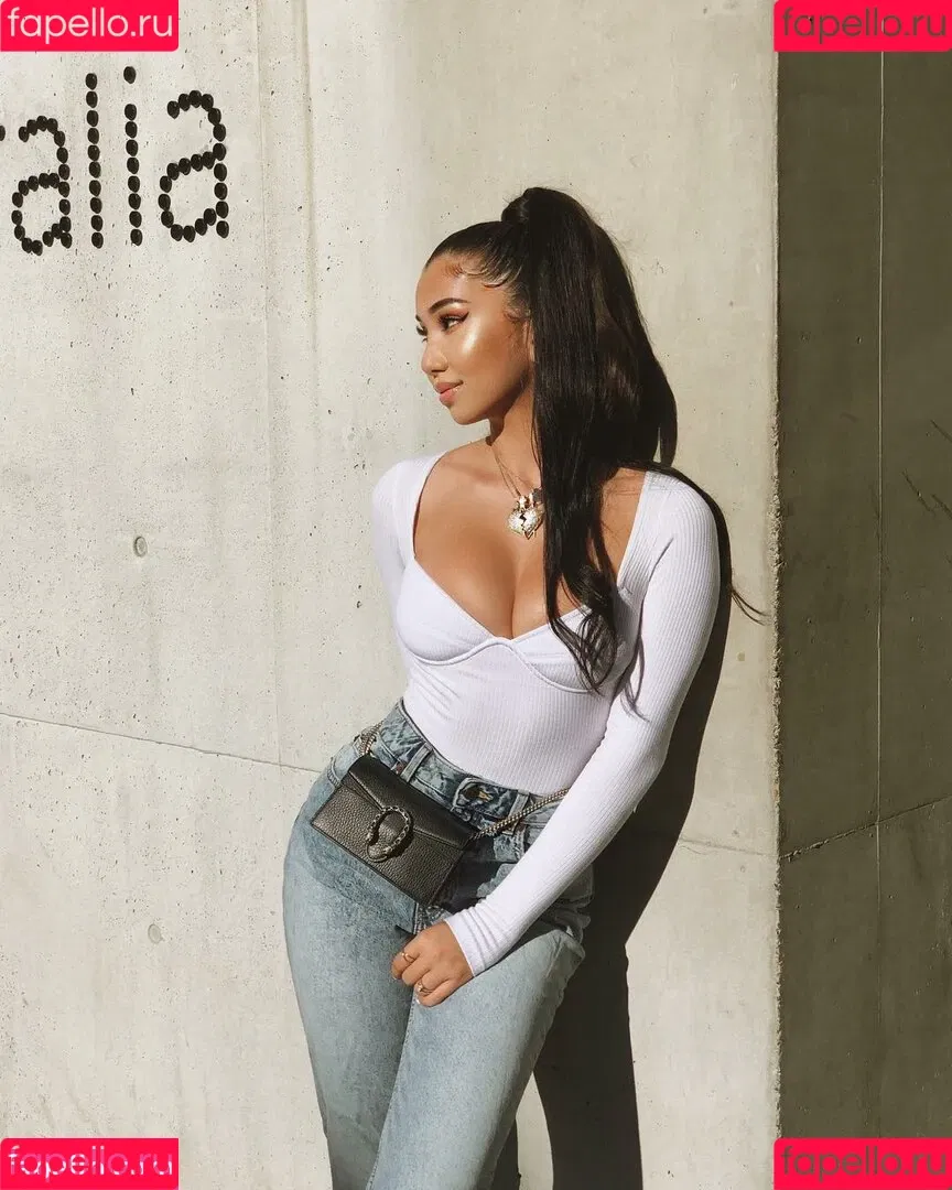 Lumma Aziz Onlyfans Photo Gallery 