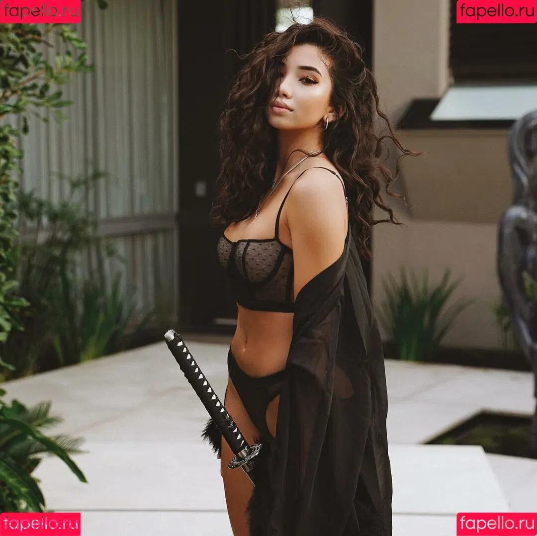 Lumma Aziz Onlyfans Photo Gallery 