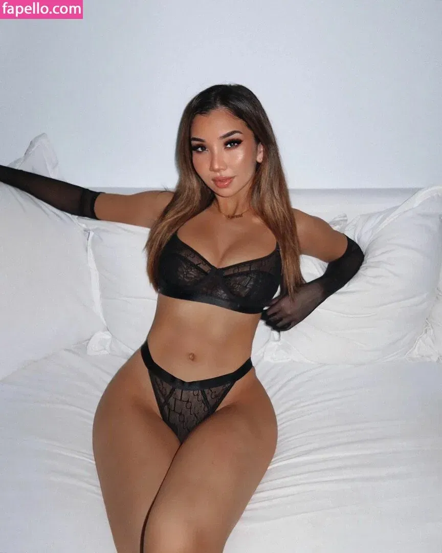 Lumma Aziz Onlyfans Photo Gallery 