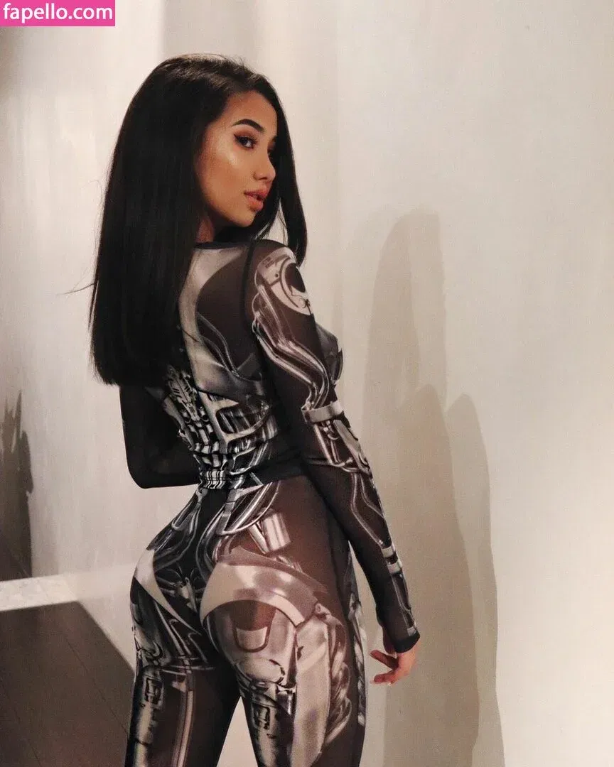 Lumma Aziz Onlyfans Photo Gallery 