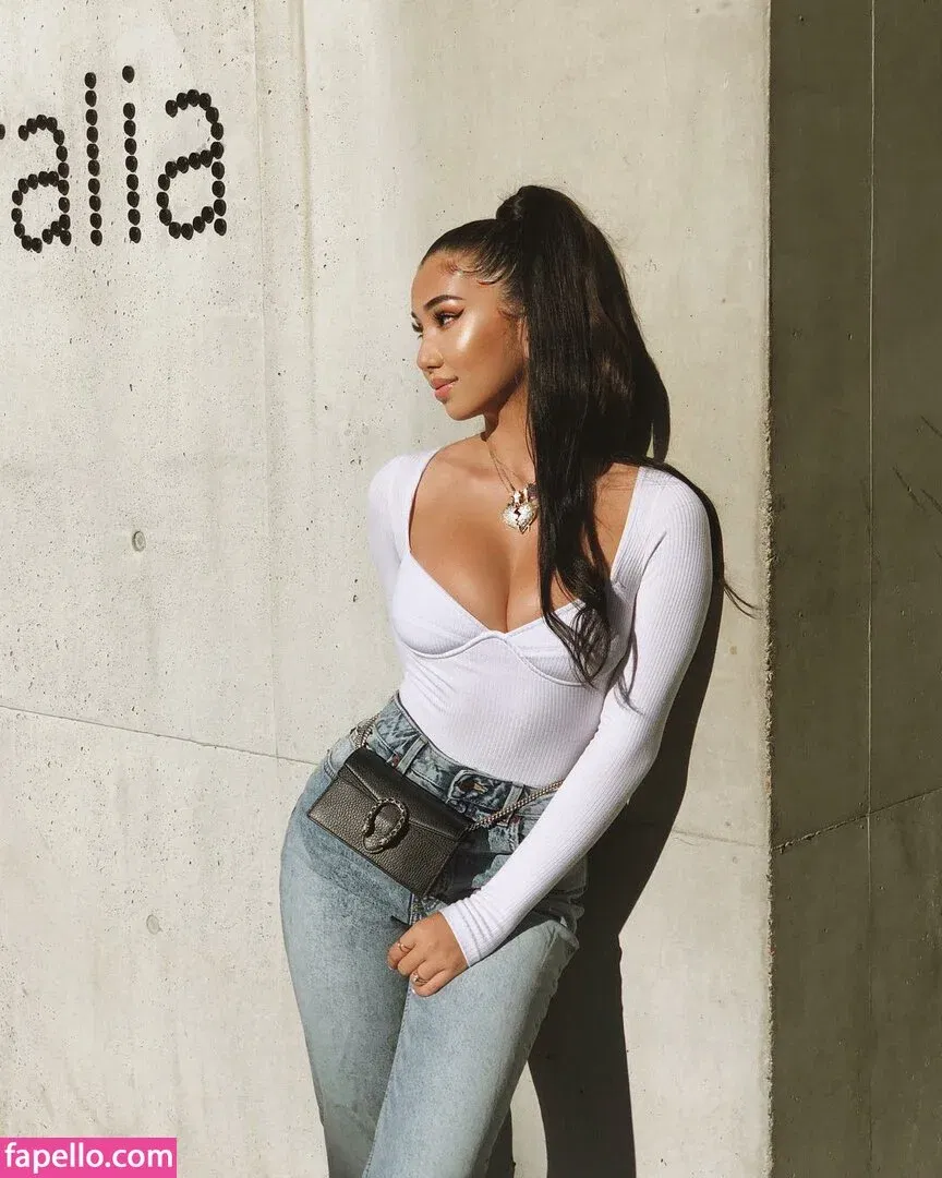 Lumma Aziz Onlyfans Photo Gallery 