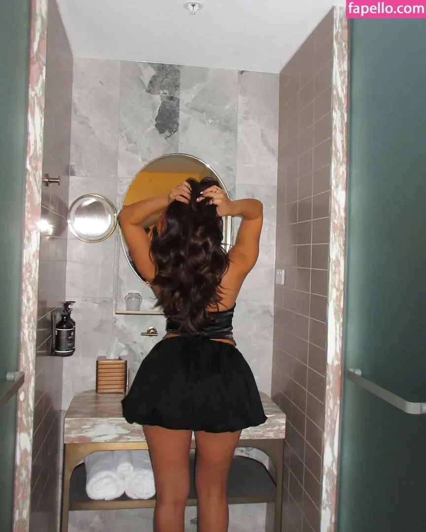 Lumma Aziz Onlyfans Photo Gallery 