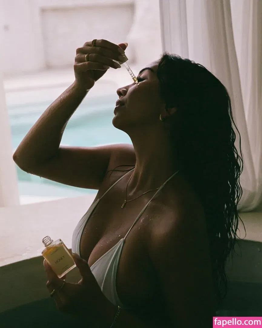 Lumma Aziz Onlyfans Photo Gallery 