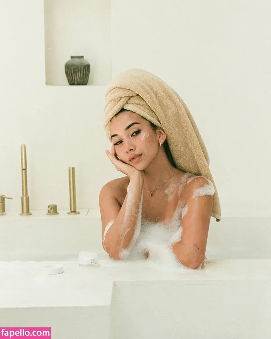 Lumma Aziz Onlyfans Photo Gallery 