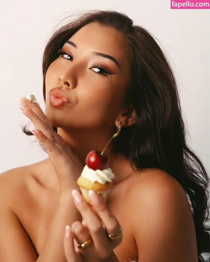 Lumma Aziz Onlyfans Photo Gallery 