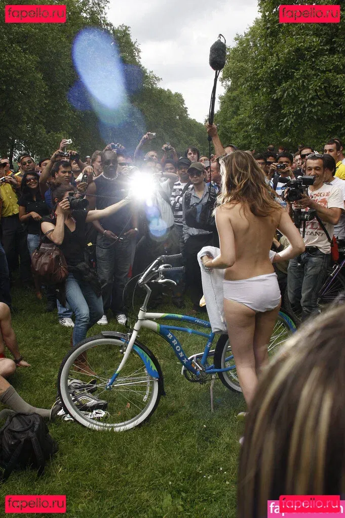 Zita Lotis-Faure Onlyfans Photo Gallery 