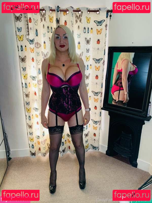 Dolly Loves Nude Onlyfans Photo 27