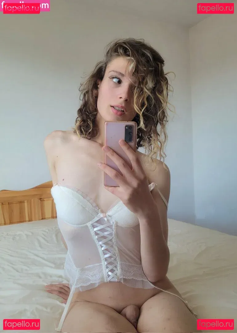 Marie Antoinette 2077 Onlyfans Photo Gallery 