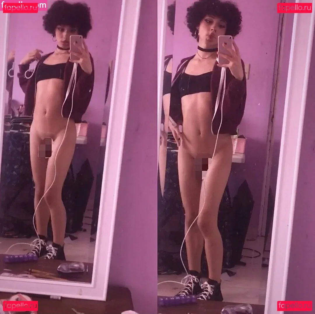 Marie Antoinette 2077 Onlyfans Photo Gallery 