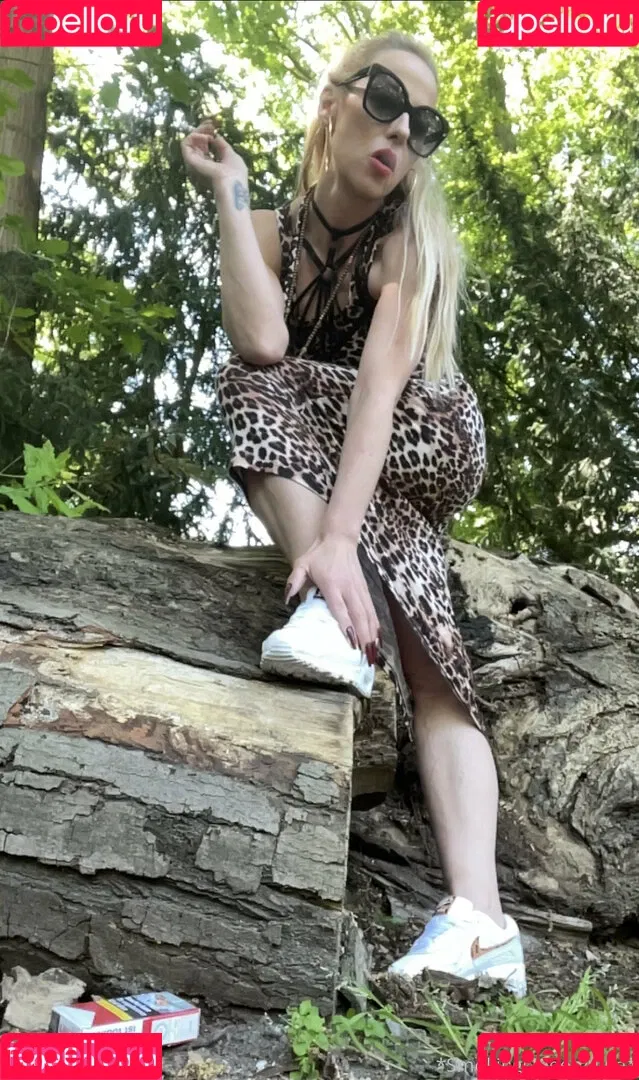 smokingqueenalina Onlyfans Photo Gallery 
