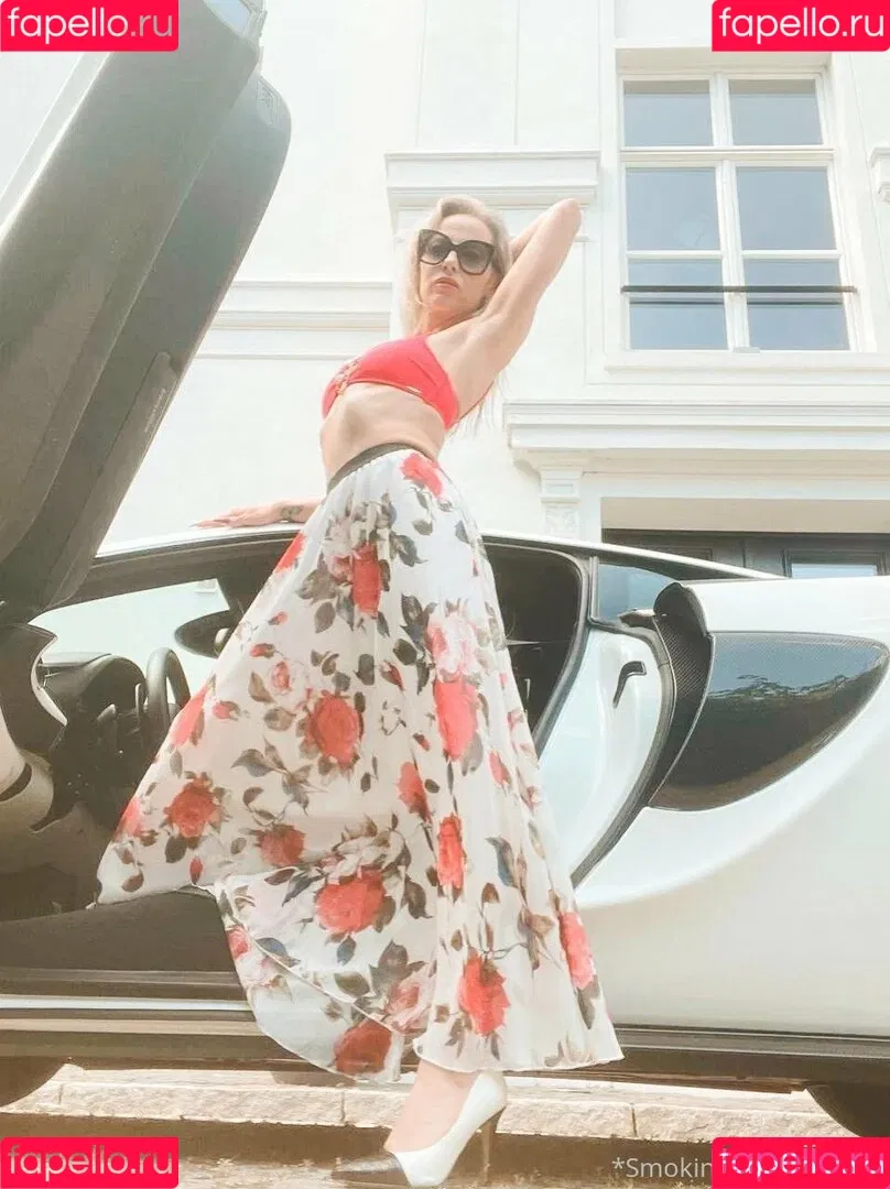 smokingqueenalina Onlyfans Photo Gallery 