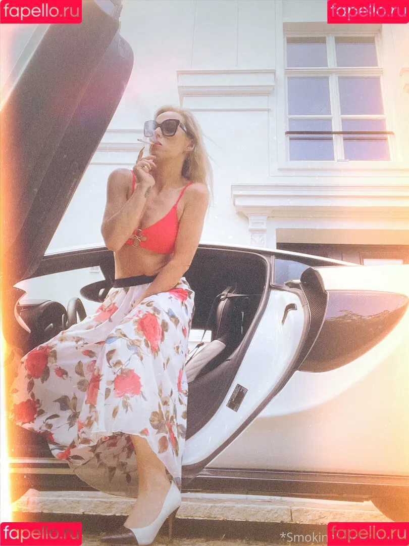 smokingqueenalina Onlyfans Photo Gallery 