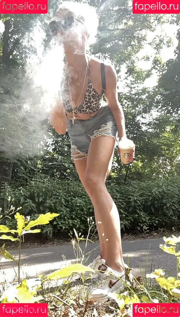 smokingqueenalina Onlyfans Photo Gallery 