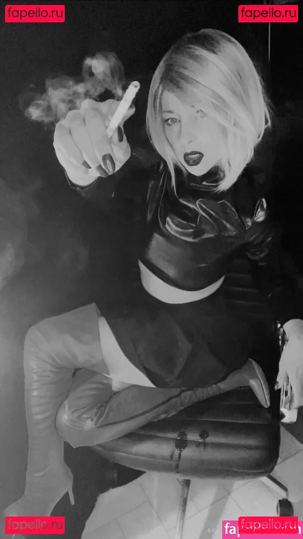 smokingqueenalina Onlyfans Photo Gallery 