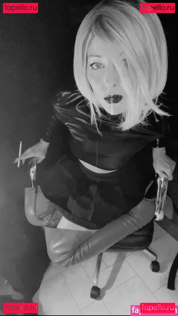 smokingqueenalina Onlyfans Photo Gallery 