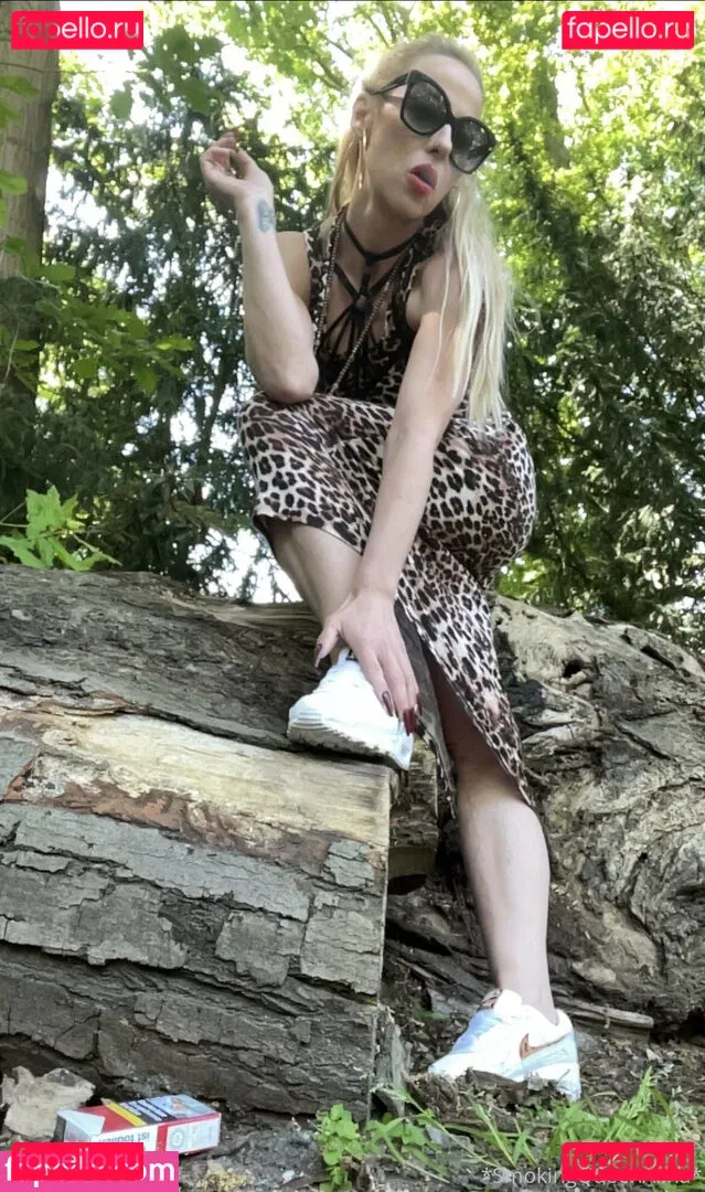 smokingqueenalina Onlyfans Photo Gallery 