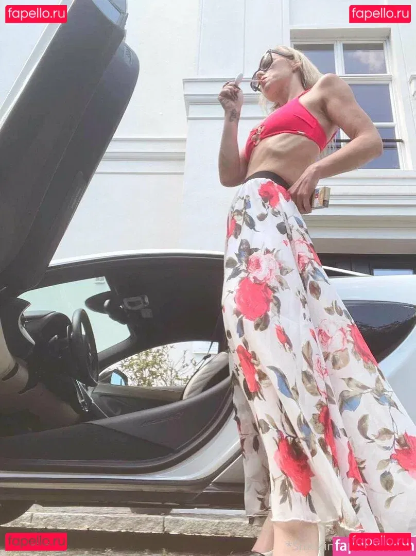 smokingqueenalina Onlyfans Photo Gallery 