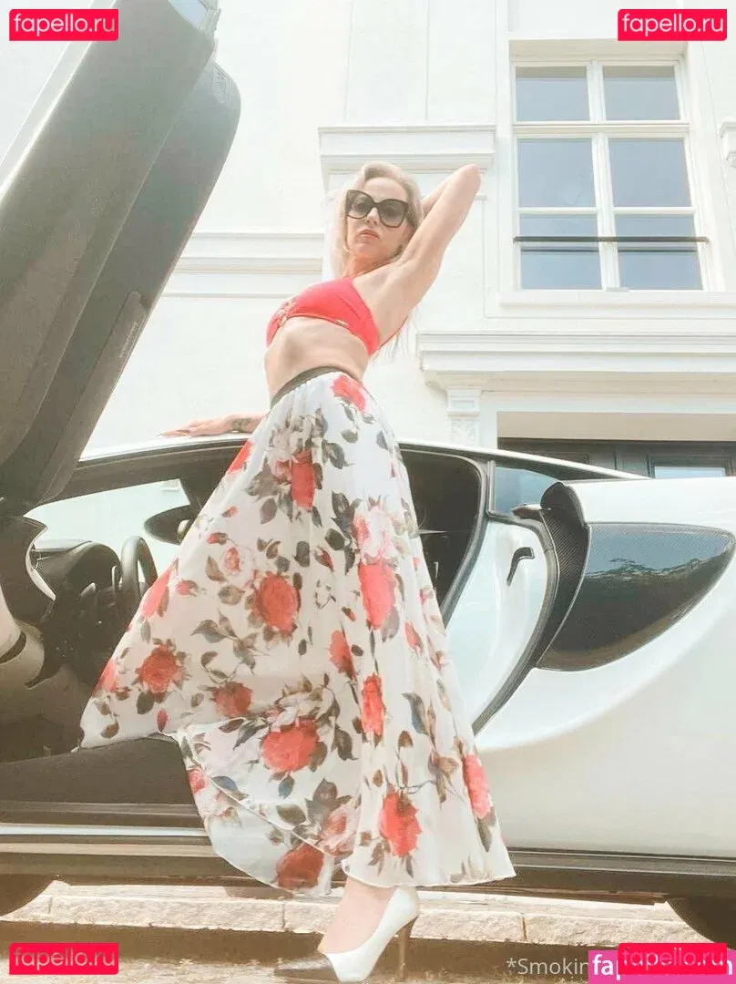 smokingqueenalina Onlyfans Photo Gallery 