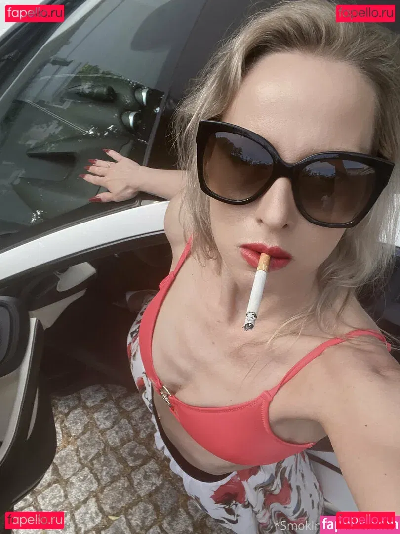smokingqueenalina Onlyfans Photo Gallery 