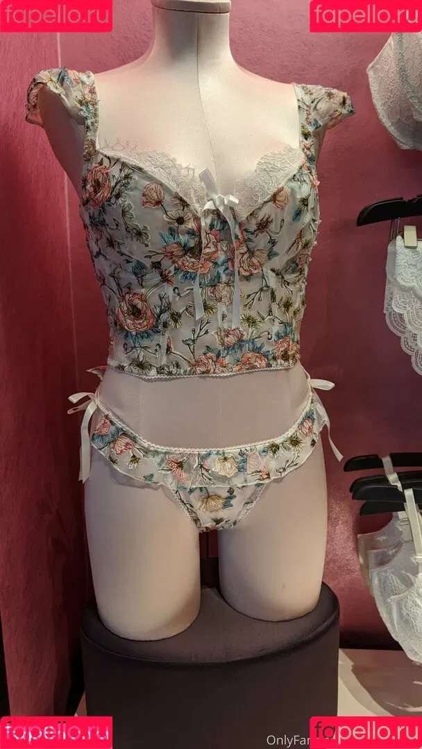 nyaomaruu Onlyfans Photo Gallery 