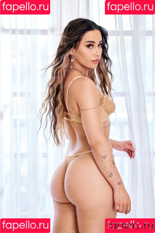 Aria Lee Onlyfans Photo Gallery 