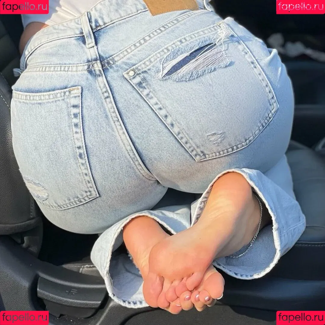 Nairasfeet Onlyfans Photo Gallery 