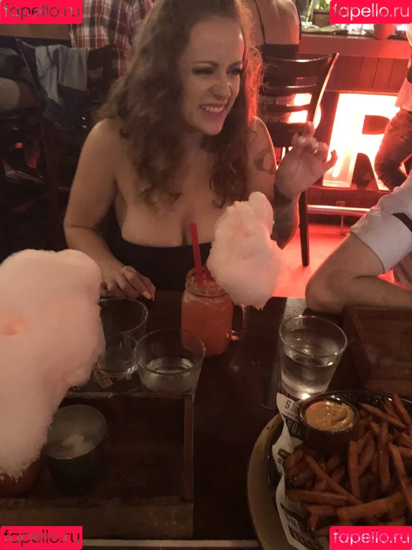 melodyradford Onlyfans Photo Gallery 