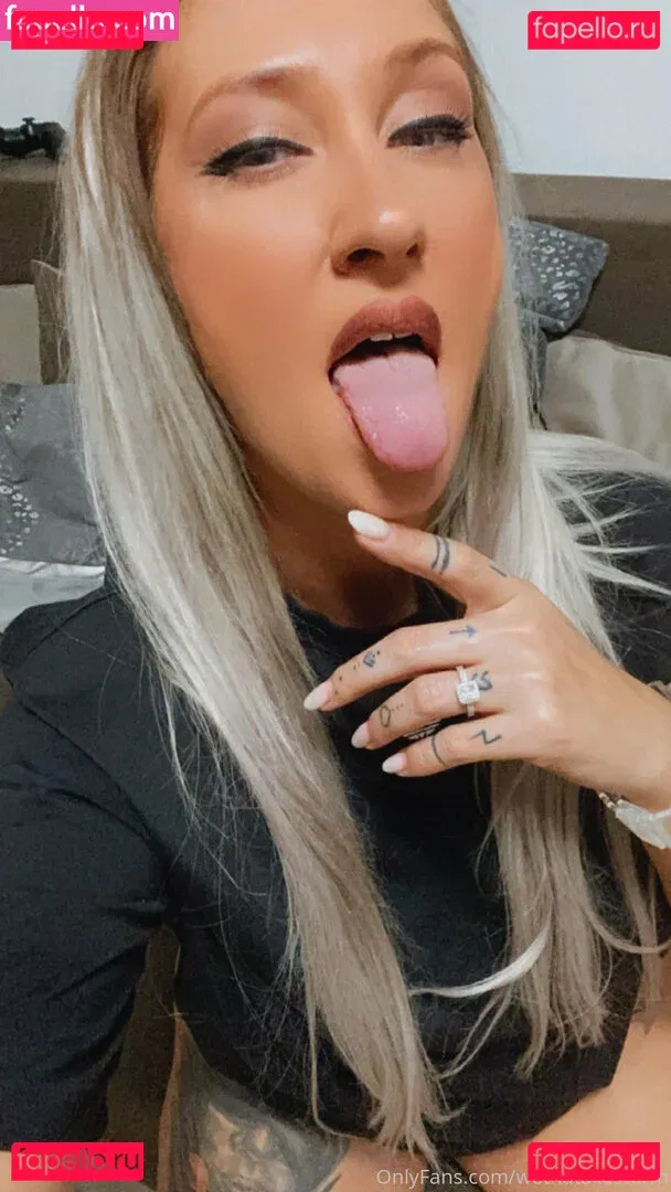 anksunamoon Onlyfans Photo Gallery 