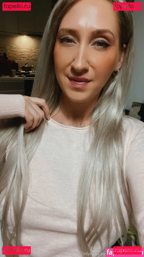 anksunamoon Onlyfans Photo Gallery 