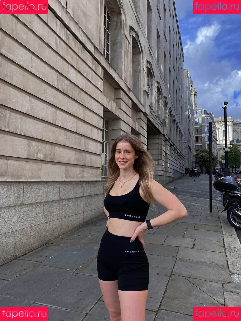 Mira Szalma Onlyfans Photo Gallery 