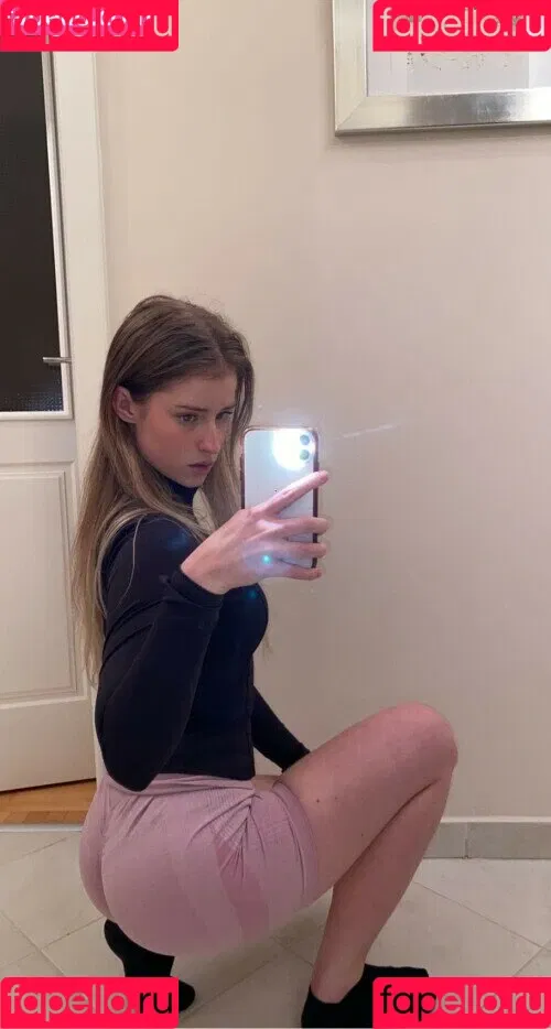 Mira Szalma Onlyfans Photo Gallery 