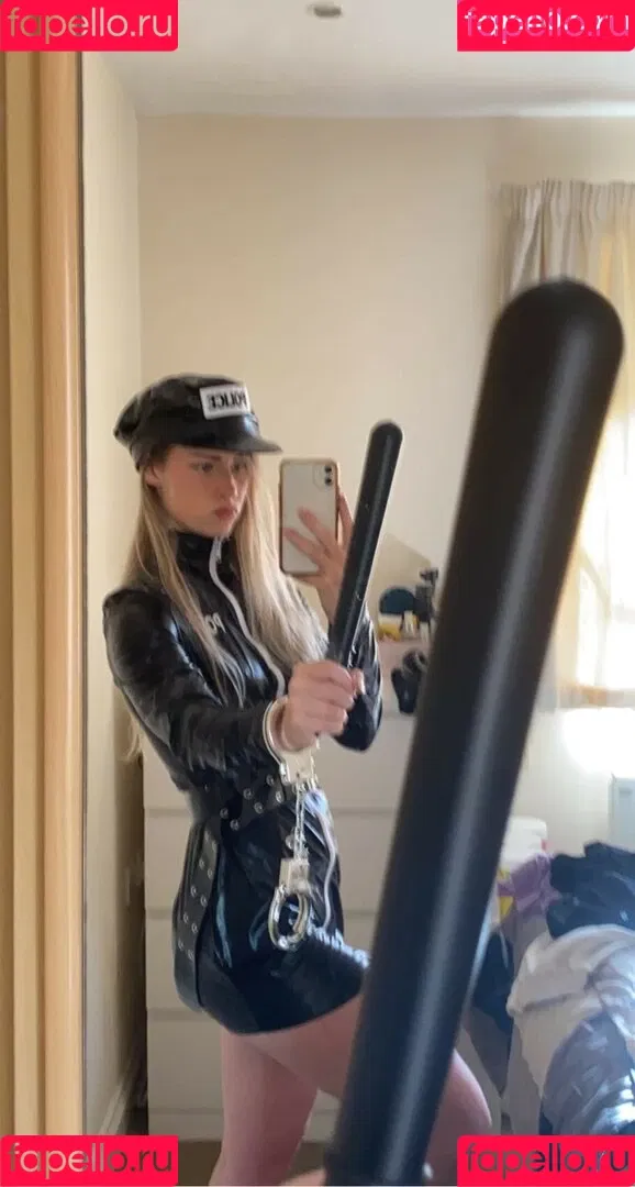 Mira Szalma Onlyfans Photo Gallery 