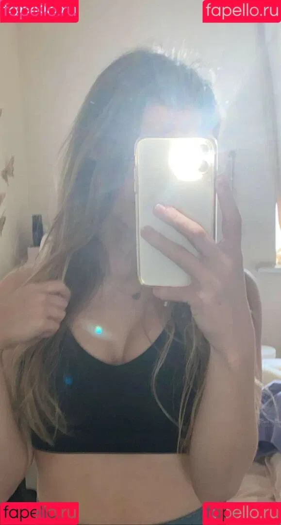 Mira Szalma Onlyfans Photo Gallery 