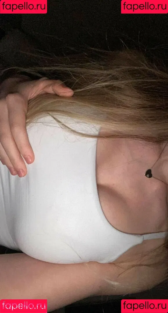 Mira Szalma Onlyfans Photo Gallery 