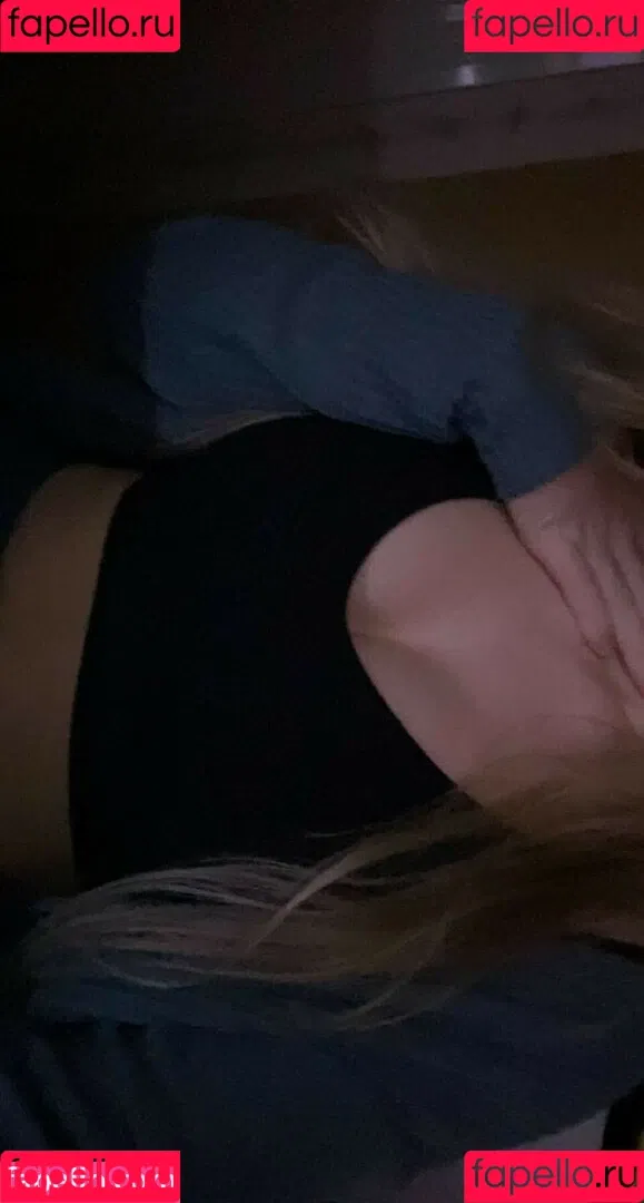 Mira Szalma Onlyfans Photo Gallery 