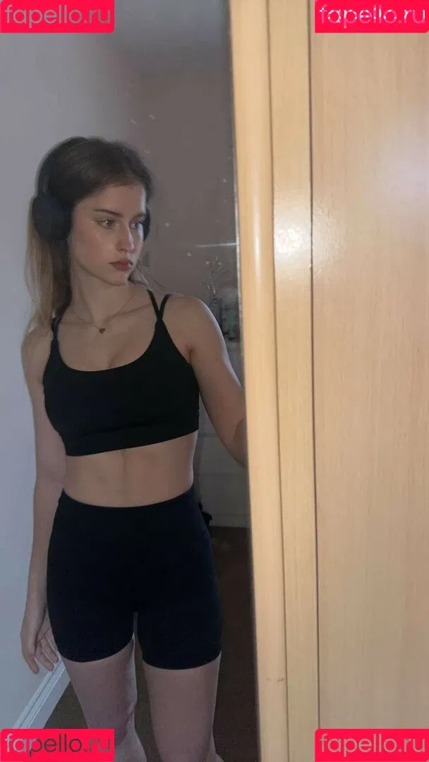 Mira Szalma Onlyfans Photo Gallery 