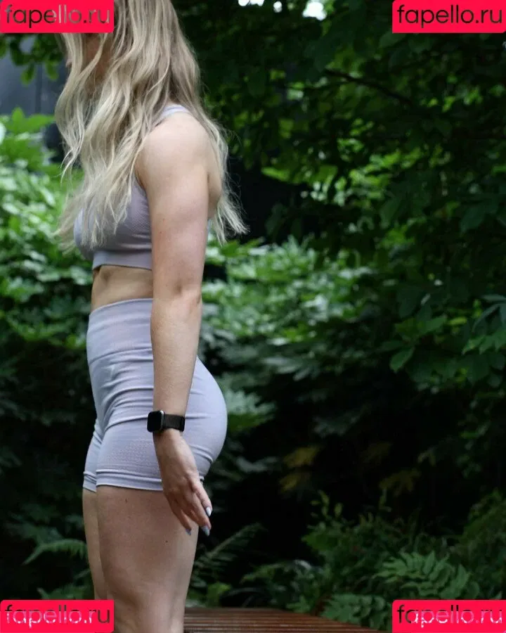 Mira Szalma Onlyfans Photo Gallery 