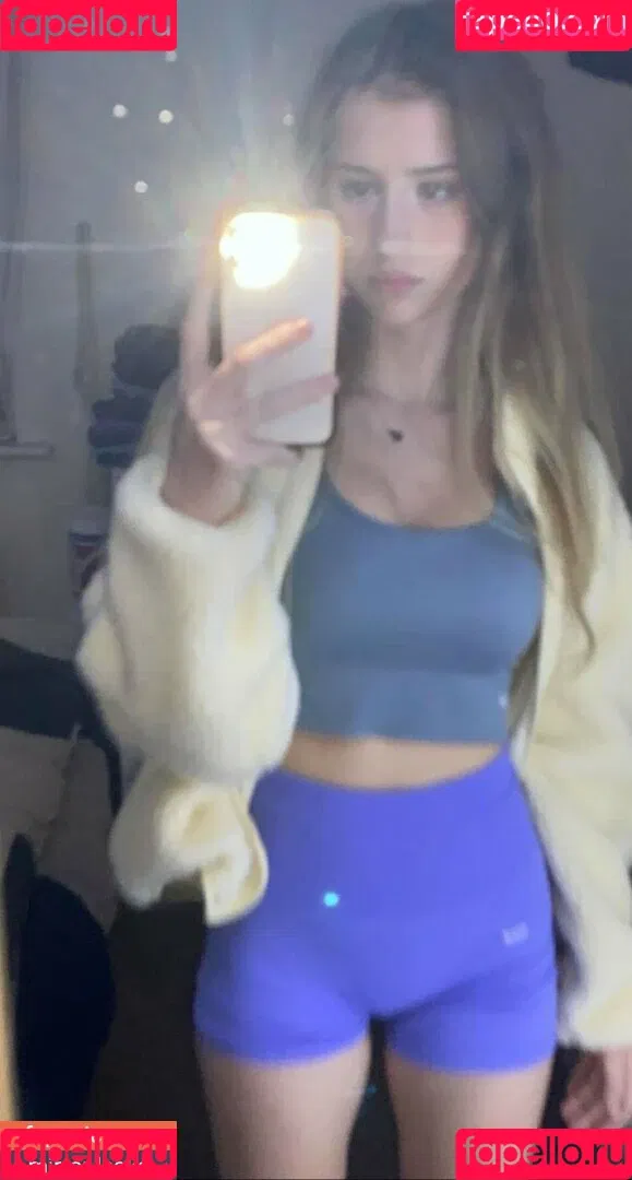 Mira Szalma Onlyfans Photo Gallery 