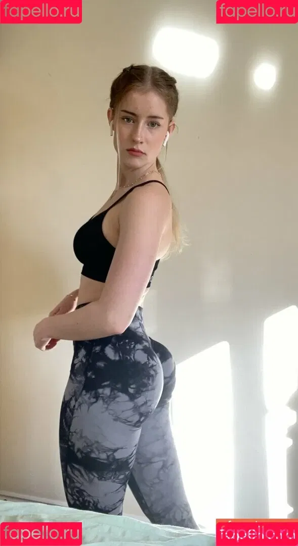 Mira Szalma Onlyfans Photo Gallery 