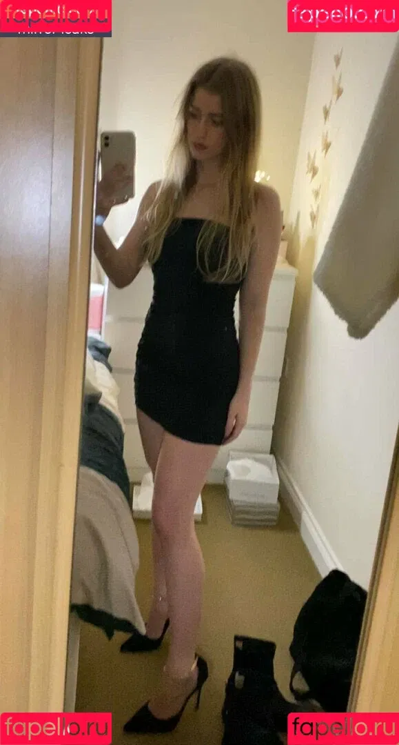 Mira Szalma Onlyfans Photo Gallery 
