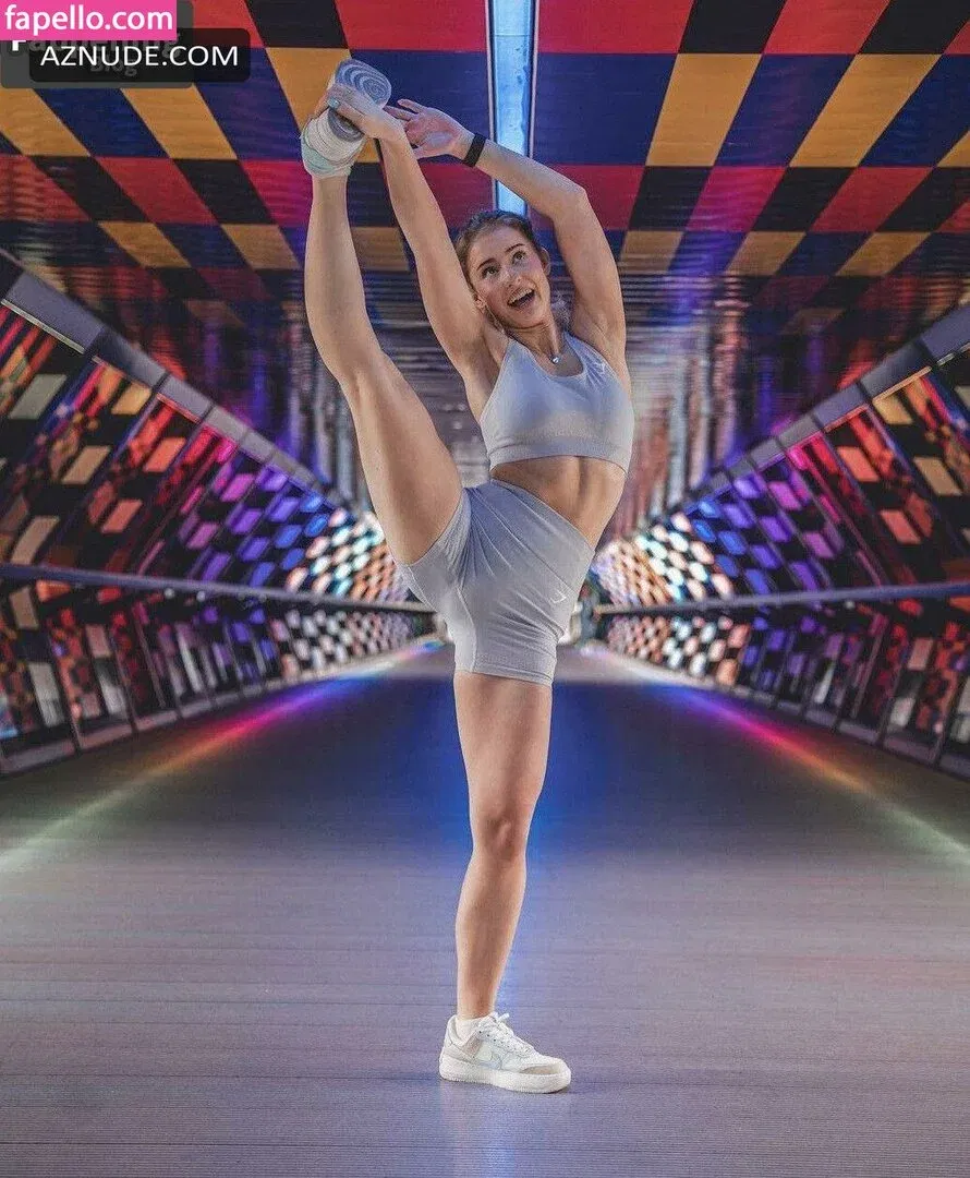 Mira Szalma Onlyfans Photo Gallery 