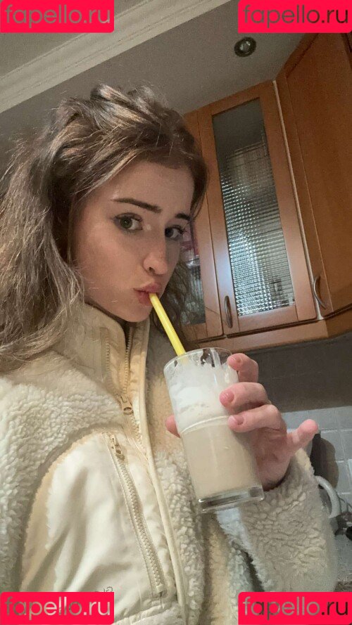 Mira Szalma Onlyfans Photo Gallery 