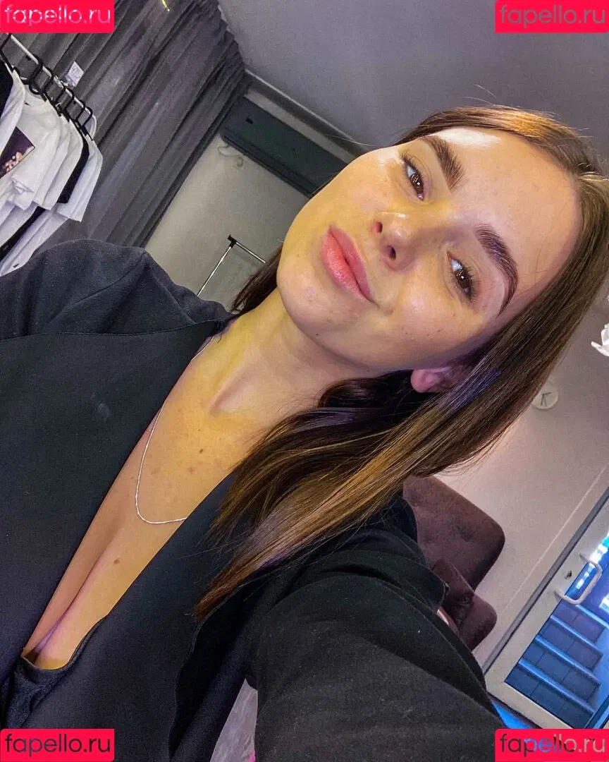 6nesty9_ Onlyfans Photo Gallery 