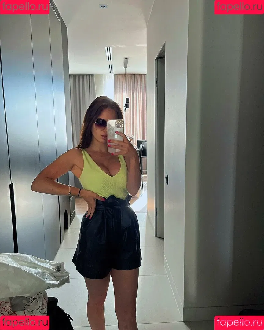 6nesty9_ Onlyfans Photo Gallery 