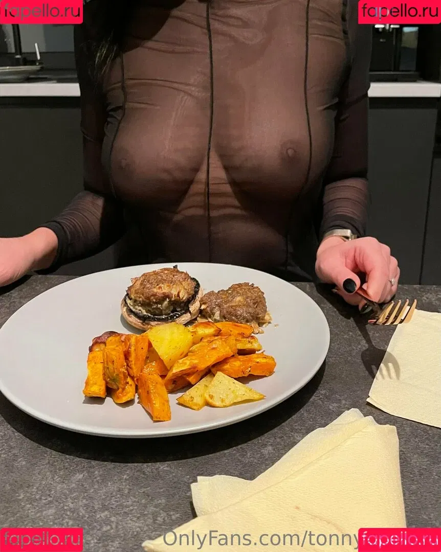 tonnyandmia Onlyfans Photo Gallery 