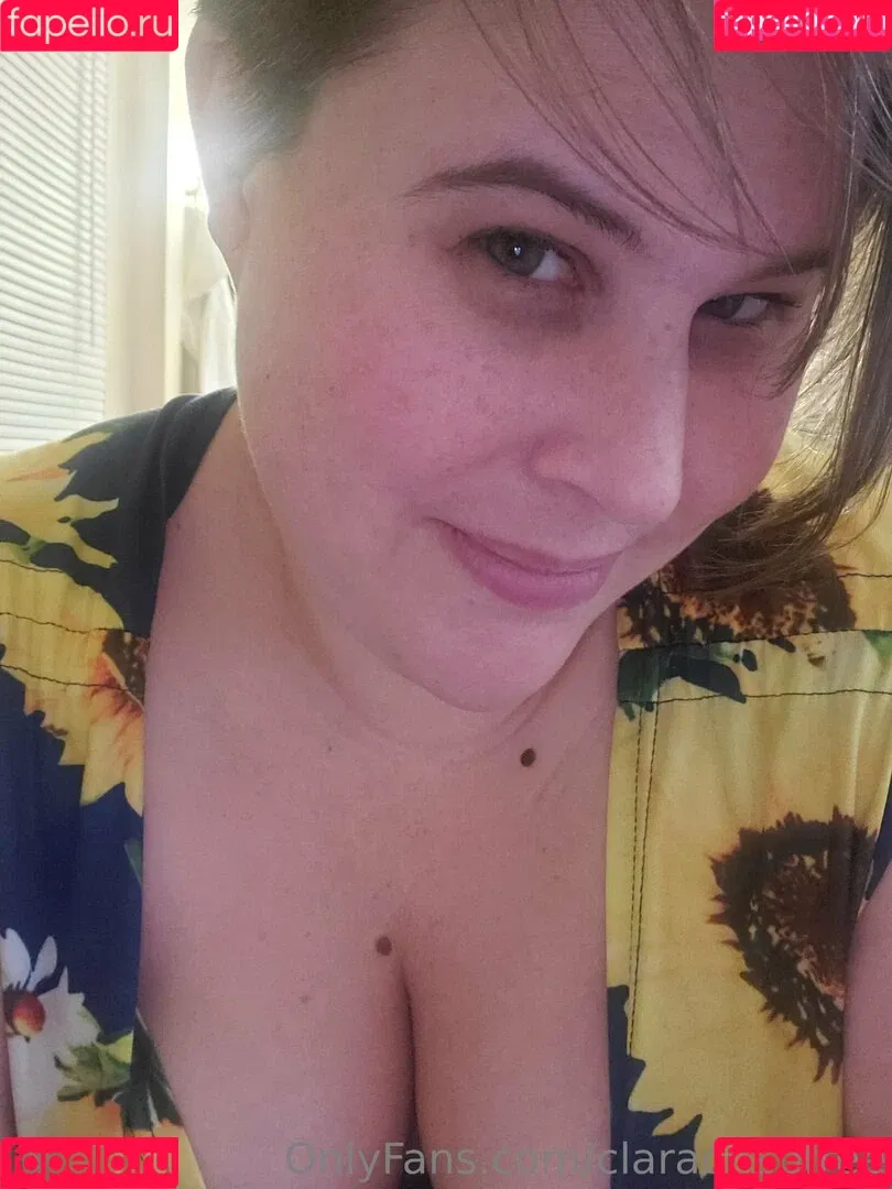 claracrispfree Onlyfans Photo Gallery 