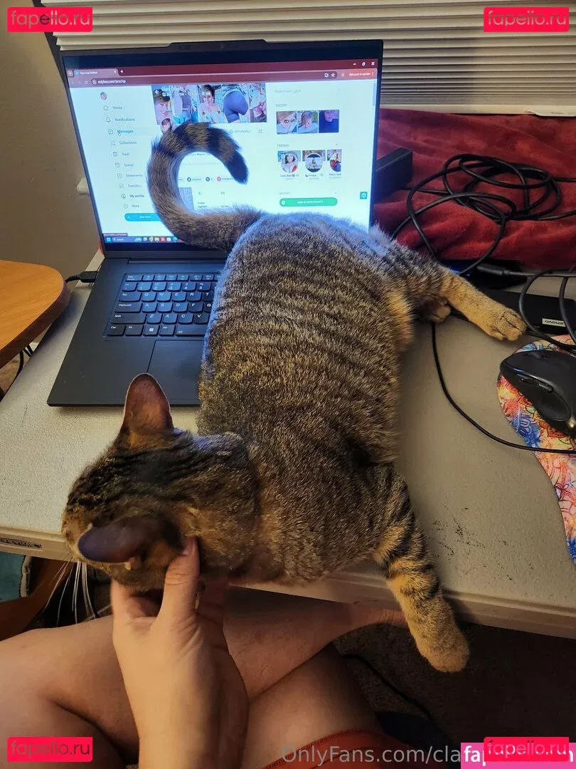 claracrispfree Onlyfans Photo Gallery 