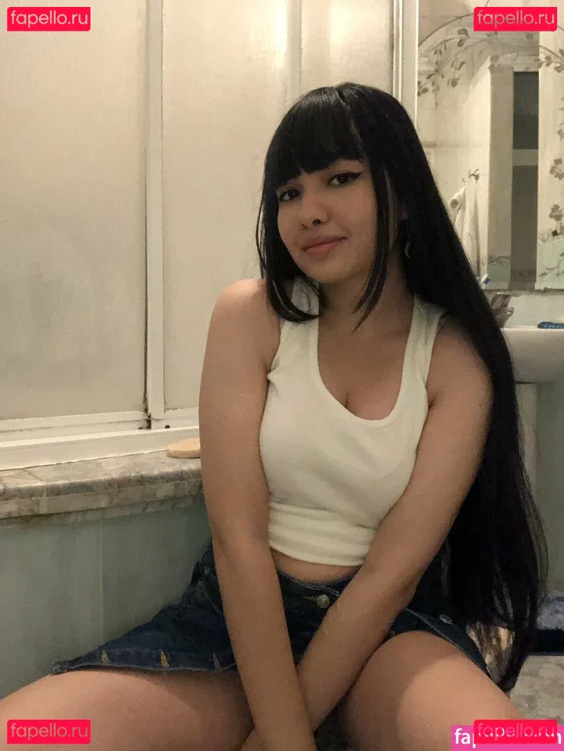 naomieve Onlyfans Photo Gallery 